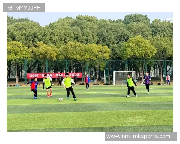 大学足球赛的激情与团队精神带给我的深刻启示与思考